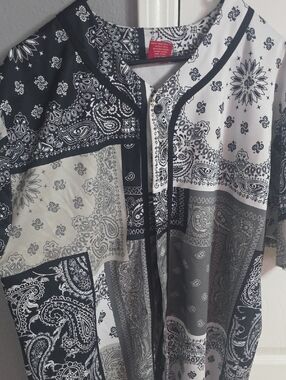 Men's Black & White Bandana Print Casual Button-Down Shirt